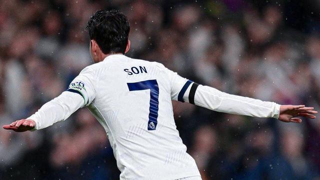 竞技宝- C罗与90激战掘金分钟,夺冠胜负难料!,萨拉赫焦点对战再创辉煌时刻